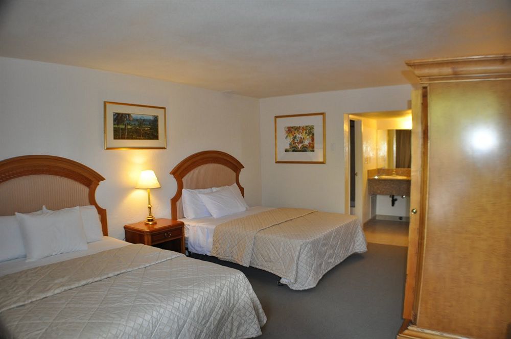 Super 8 By Wyndham Vegas North Strip/fremont St. Area
